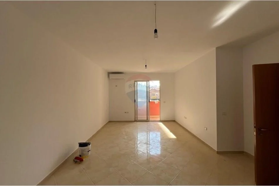 Tirane, shitet apartament 1+1 , 82.000 € (Yzberisht)