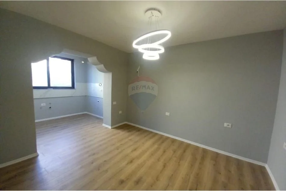 Tirane, shitet apartament 1+1 Kati 2, 75 m² 187.500 € (Myslym Shyri - Drejtoria e Policisë,)