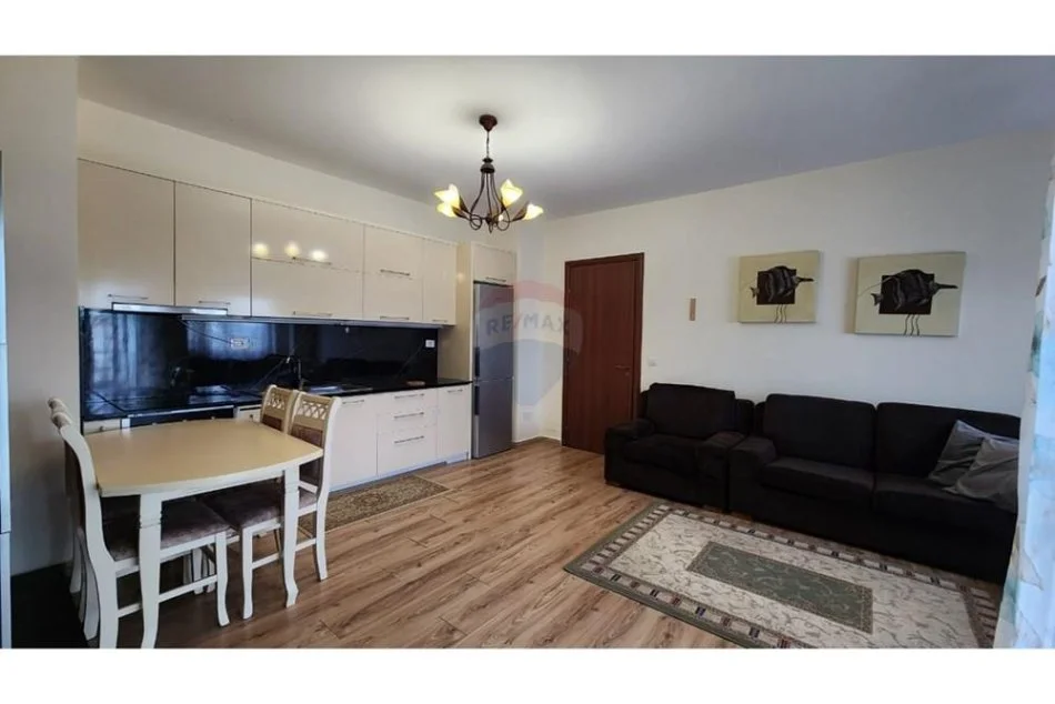 Tirane, shitet apartament 2+1 Kati 3, 120 m² 150.000 € (Rruga PETI - Liqeni i Thatë)