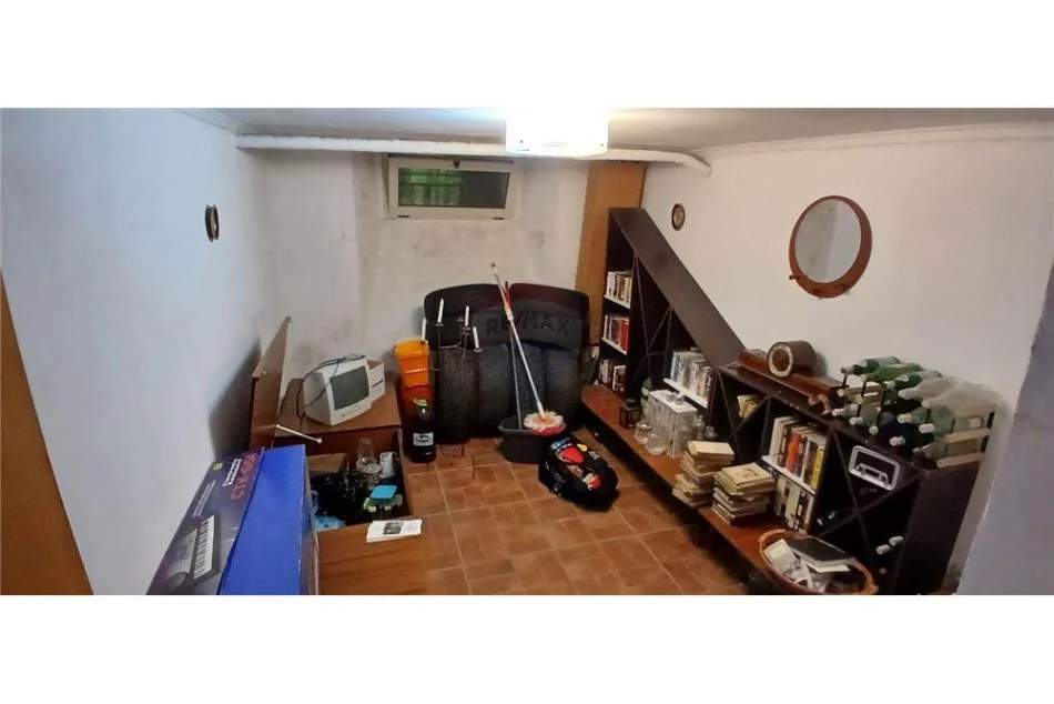 Tirane, jepet me qera Kati -1, 38 m² 200 € (STADIUMI DINAMO)