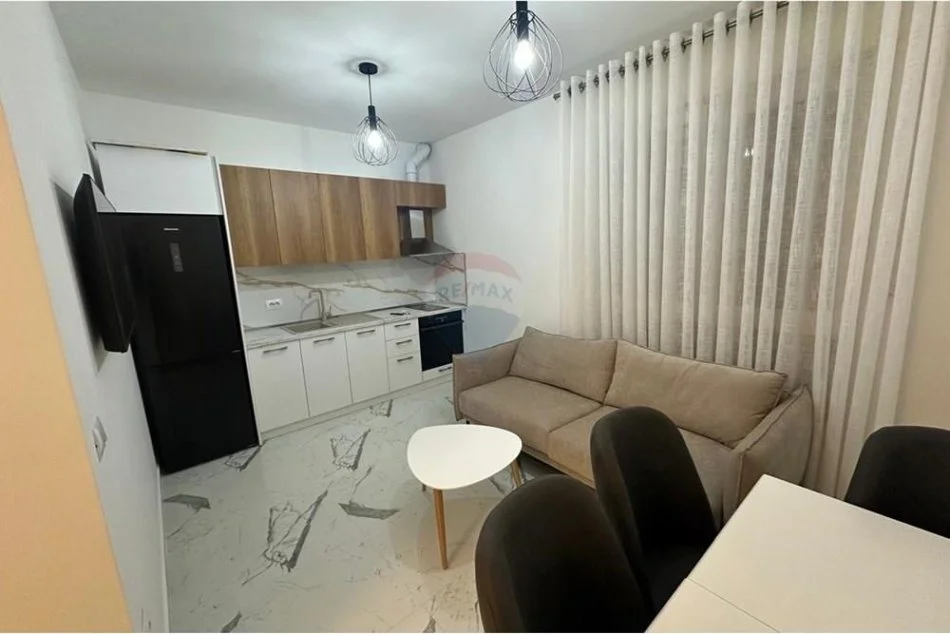 Tirane, jepet me qera apartament 2+1 Kati 6, 90 m² 750 € (Myslym Shyri)