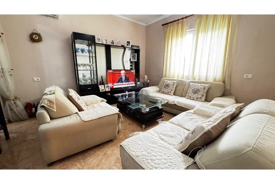 Shqiperi, jepet me qera apartament 1+1 , 101 m² 500 € (Shkolla e Baletit - Tregu Elektrik, Shqipëri)
