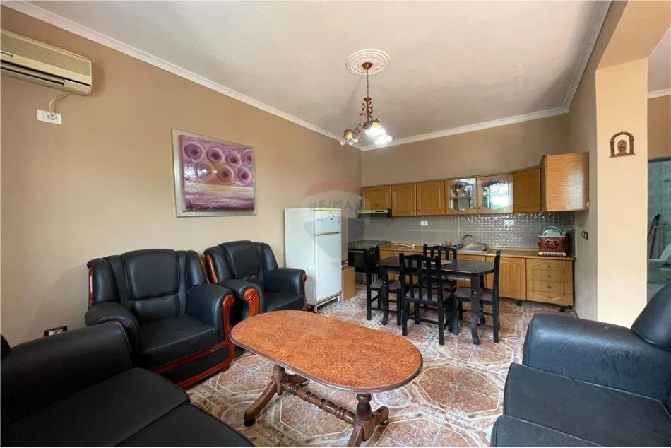 Tirane, jepet me qera apartament 2+1 , 400 € (Rruga e Elbasanit)