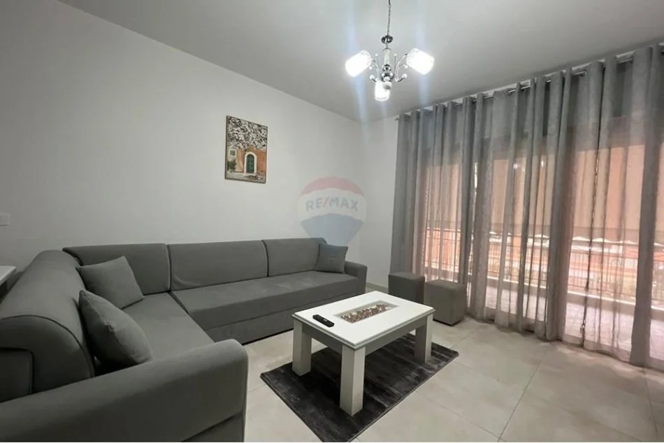 Tirane, jepet me qera apartament 1+1 , 77 m² 650 € (rruga e kavajes delijorgji)