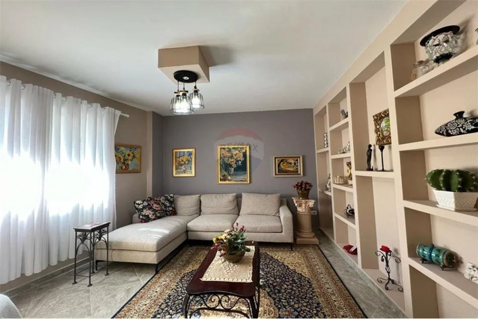 Tirane, shitet apartament 2+1 Kati 2, 105 m² 175.000 € (Kopshti Zoologjik)