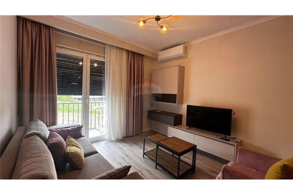 Tirane, jepet me qera apartament 1+1 , 73 m² 650 € (Rose Garden - Tegu)