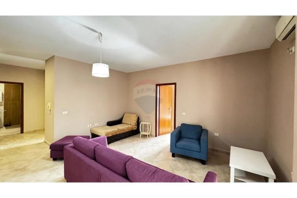 jepet me qera apartament 3+1 , 120 m² 800 € (Stacioni i Trenit)