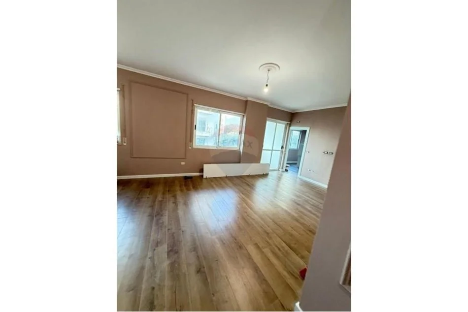 Durres, shitet apartament 1+1+Ballkon Kati 2, 81 m² 75.000 € (Shkembi i Kavajes)