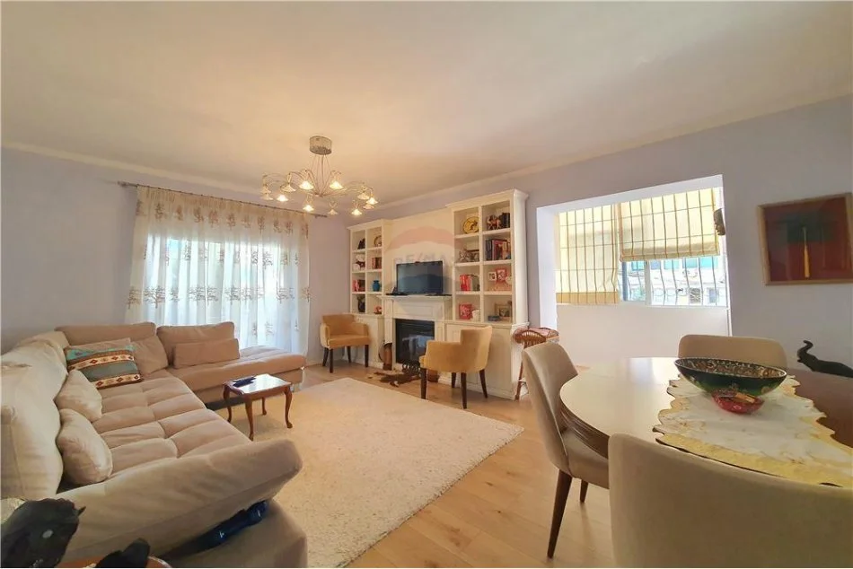 Tirane, jepet me qera apartament 2+1+Ballkon Kati 2, 108 m² 700 € (Myslym Shyri)