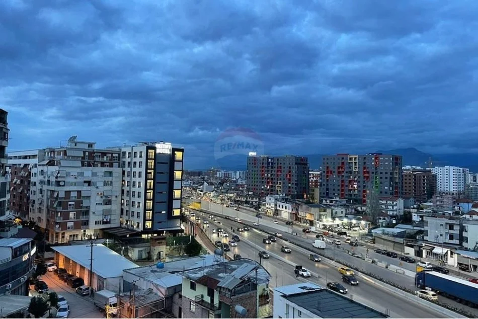 Tirane, shitet apartament 2+1+Ballkon , 108 m² 140.000 € (astir)