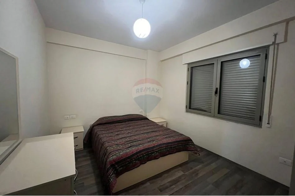 Tirane, jepet me qera apartament 2+1 , 88 m² 750 € (kompleksi deliorgj)