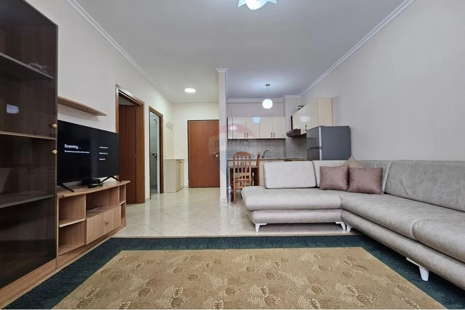 Tirane, jepet me qera apartament 1+1 Kati 4, 72 m² 500 € (Rruga Siri Kodra)