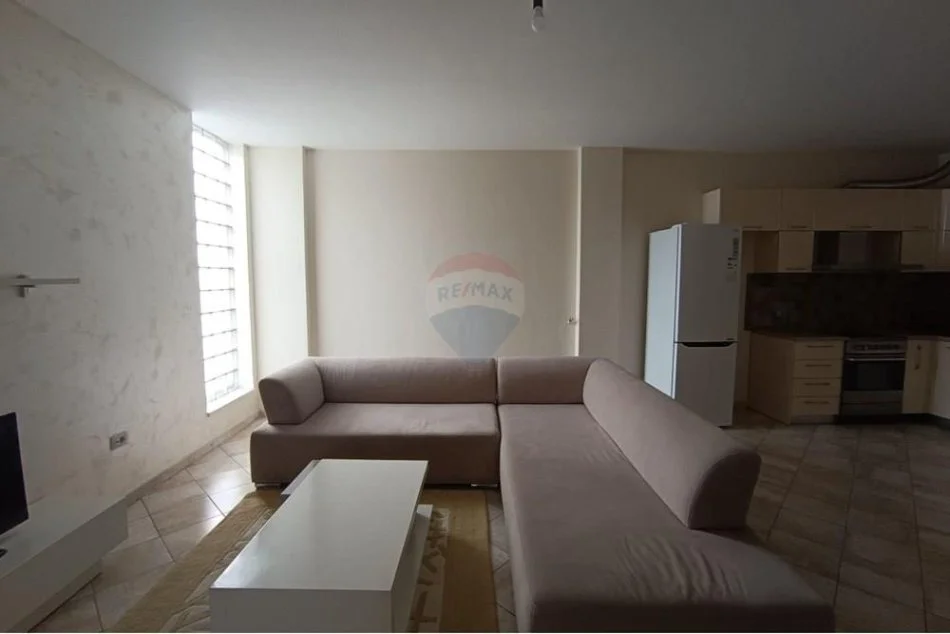 Tirane, jepet me qera apartament 2+1 Kati 5, 122 m² 700 € (Apartament 2+1+2 me qera ne Don Bosko)