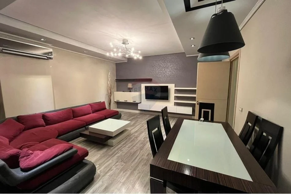 Tirane, jepet me qera apartament 2+1 Kati 6, 110 m² 650 € 
