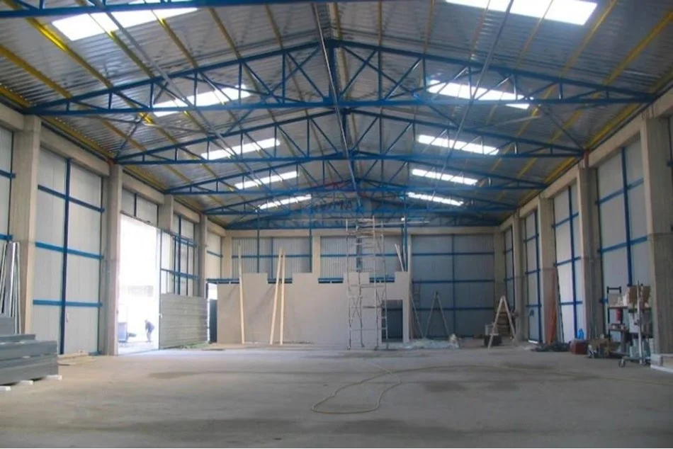 Tirane, jepet me qera Kati 0, 1.000 m² 5.000 € (Prush)