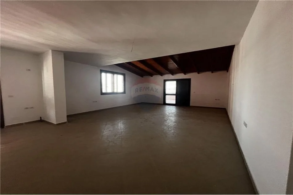 Vlore, shitet apartament+verande | Penthouse 3+1+Aneks+Ballkon Kati 9, 247 m² 209.950 € (Albano&amp;Romina)