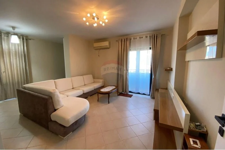 Tirane, jepet me qera apartament 1+1 Kati 2, 70 m² 450 € (Don Bosko)