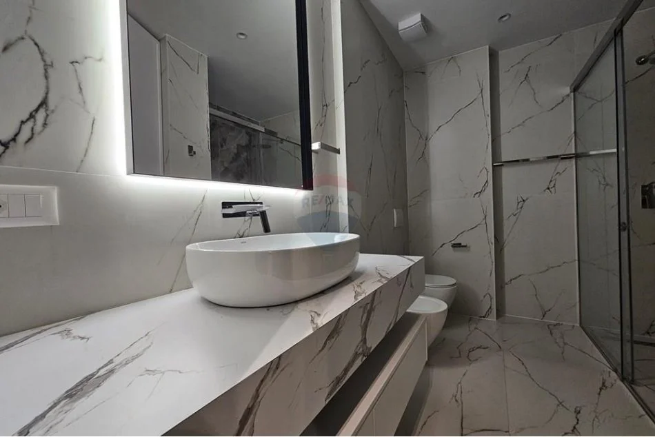 Tirane, jepet me qera 1+1+Ballkon Kati 4, 70 m² 1.200 € (Myslym Shyri)