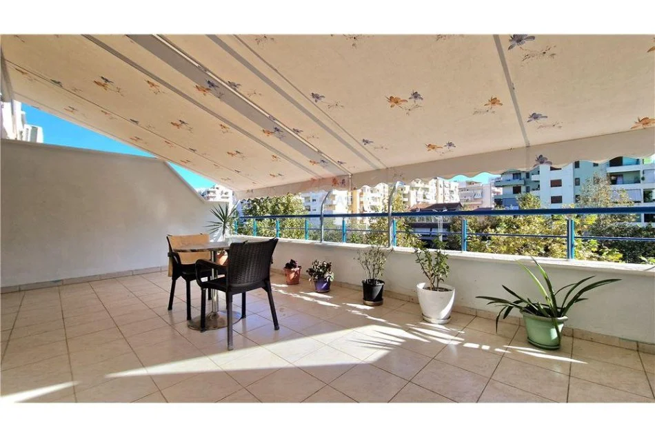 Vlore, shitet apartament 1+1+Ballkon Kati 3, 94 m² 97.000 € (Transballkanike)