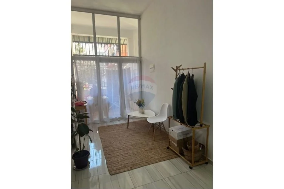 Tirane, shitet apartament duplex Dublex Kati 0, 65 m² 75.000 € (5 Maji)