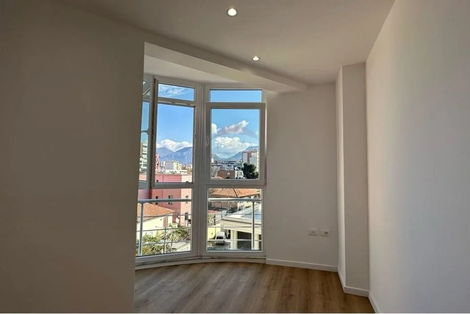 Tirane, shitet apartament 2+1 Kati 4, 79 m² 195.000 € 