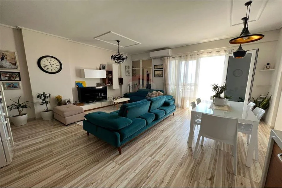 Vlore, shitet apartament 3+1+Ballkon Kati 4, 148 m² 295.000 € (Tek Porti)