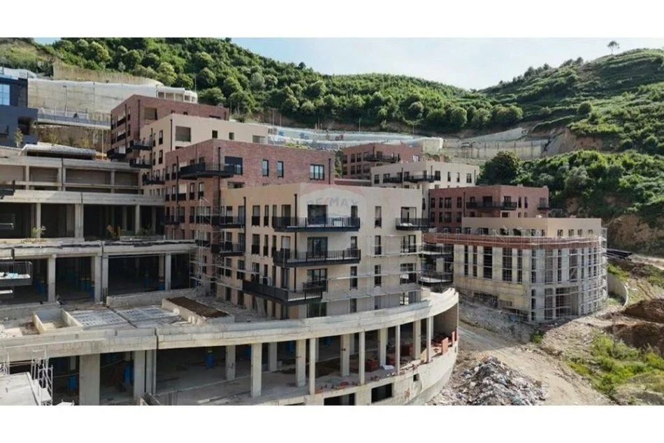 Tirane, shitet apartament 3+1 Kati 2, 162 m² 284.000 € (Kodra e Diellit)