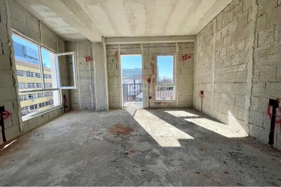 Tirane, shitet apartament 2+1 Kati 4, 91 m² 127.900 € (farmacia 10)