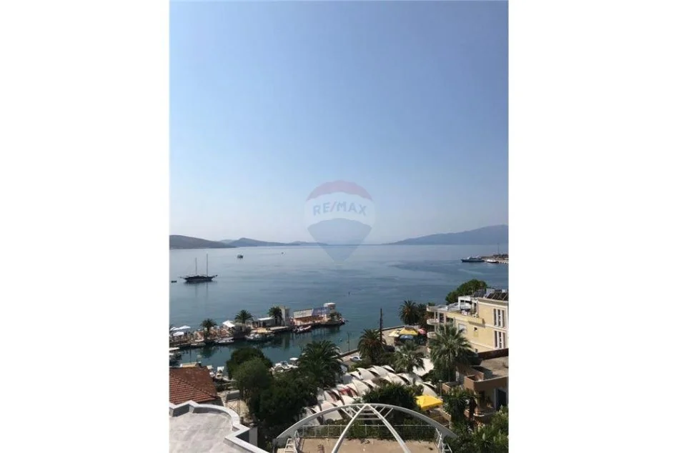 Sarande, shitet ambjent biznesi Kati 3, (Sarande)