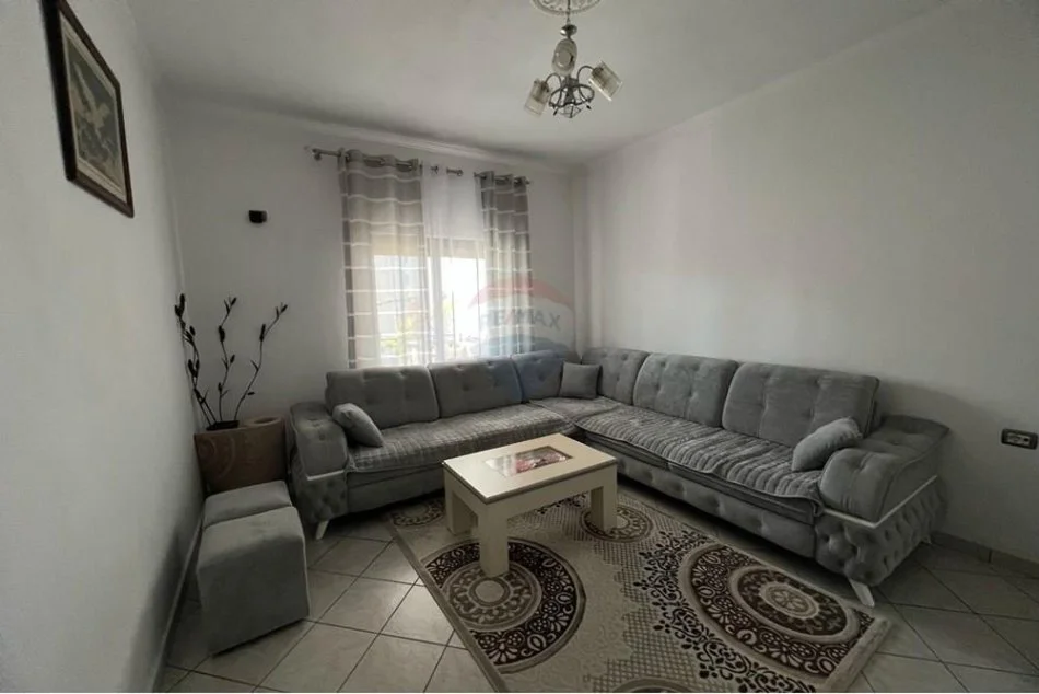 Tirane, jepet me qera apartament 2+1 Kati 1, 135 m² 400 € (ali shefqeti)