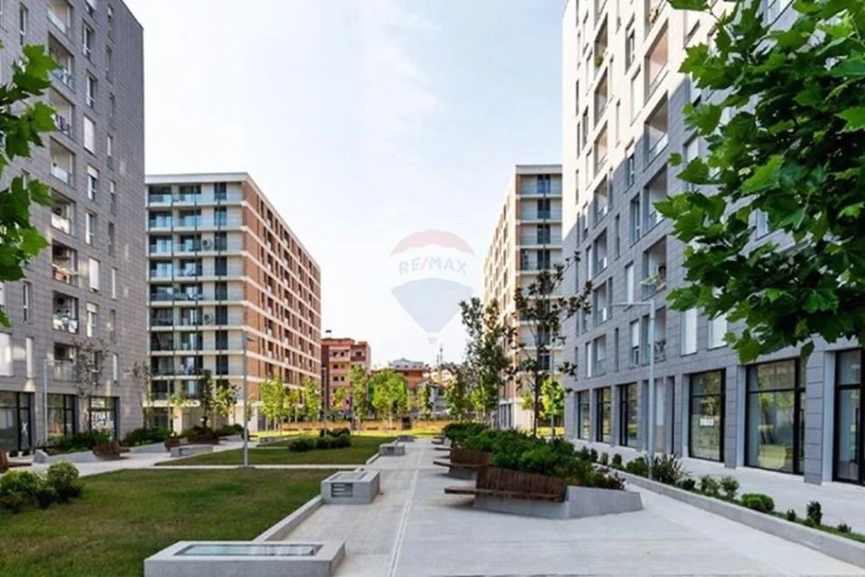 Tirane, jepet me qera ambjent biznesi , 91 m² 800 € (Don Bosko)