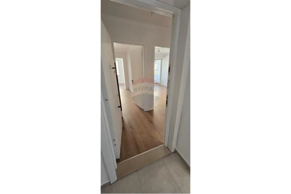 Tirane, Liste me oferta apartament 1+1 Kati 2, 54 m² 110.000 € (muhamet gjollesha)