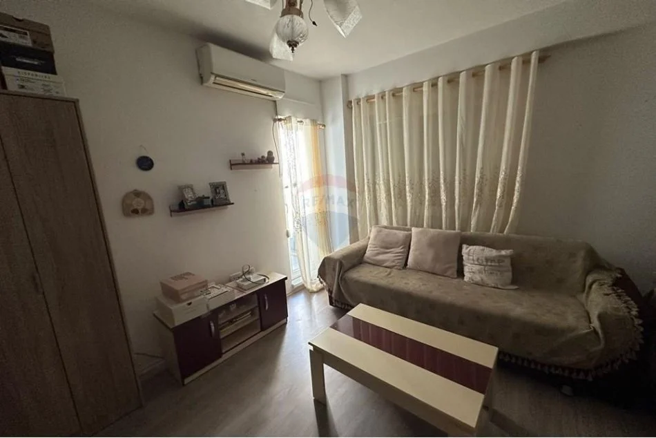 Tirane, jepet me qera apartament 1+1 Kati 4, 65 m² 450 € (21 dhjetori)