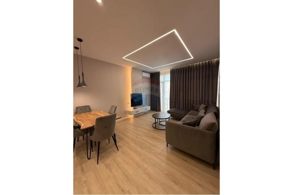 Tirane, jepet me qera apartament 1+1 Kati 4, 50 m² 450 € (mikel maruli)