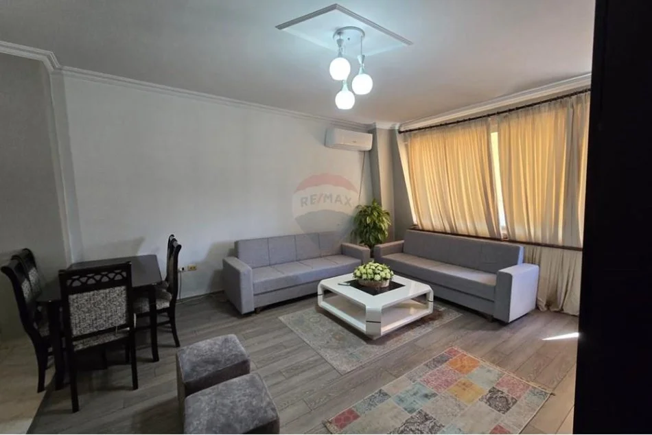 Tirane, jepet me qera apartament 1+1 Kati 2, 70 m² 550 € (Blloku i Ambasadave)