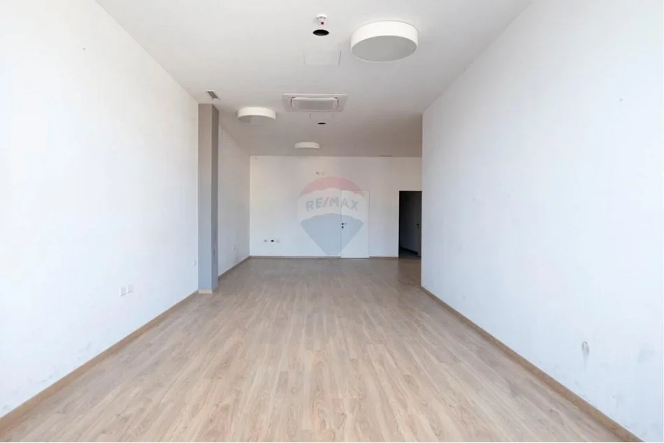 Tirane, jepet me qera zyre , 373 m² 4.500 € (Tregu Elektrik)