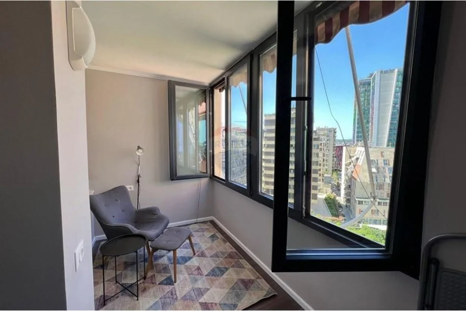 Tirane, jepet me qera apartament 1+1+Aneks+Ballkon Kati 9, 75 m² 900 € (Stadiumi Air Albania)