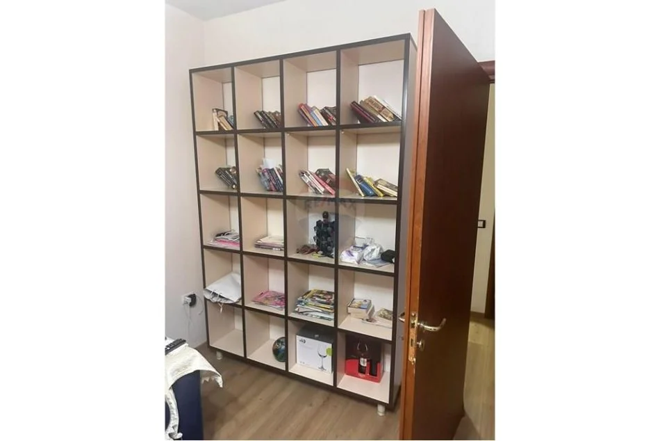 Tirane, shitet apartament 2+1 Kati 3, 117 m² 150.000 € (Yzberisht)