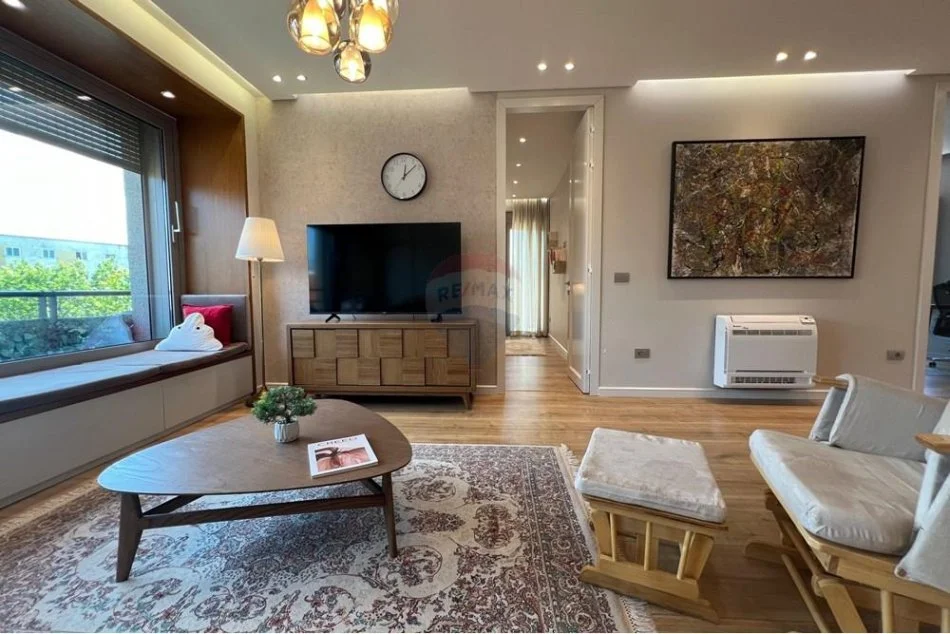 Tirane, jepet me qera apartament 2+1+Ballkon Kati 4, 105 m² 1.200 € (Rruga e Elbasanit)