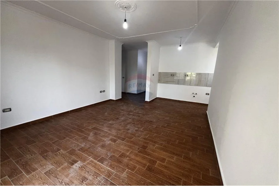 Vlore, shitet apartament 2+1+Ballkon Kati 2, 106 m² 189.000 € (Lungomare)