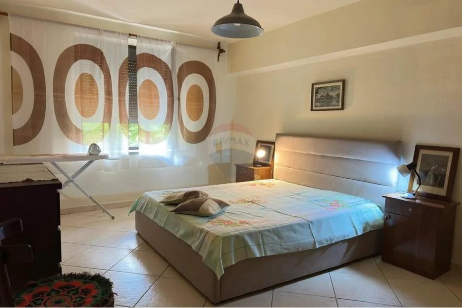 Tirane, jepet me qera apartament 1+1 Kati 2, 65 m² 450 € (rruga e durresit)