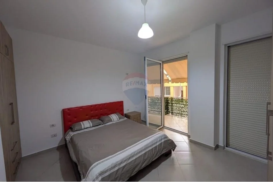 Tirane, jepet me qera apartament 1+1 Kati 2, 450 € (kodra)