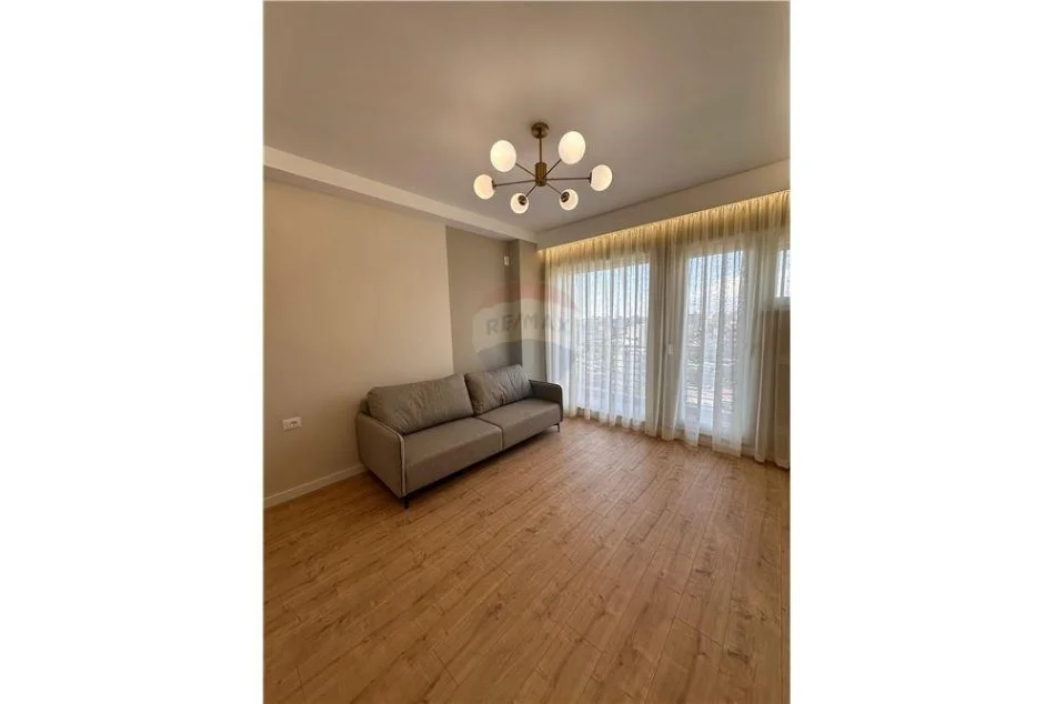 Tirane, shitet apartament 1+1 Kati 8, 58 m² 137.000 € (tregu elektrik)