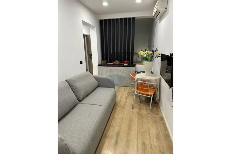 Tirane, jepet me qera garsonier 1+1 Kati 4, 50 m² 470 € (ish tregu elektrik)