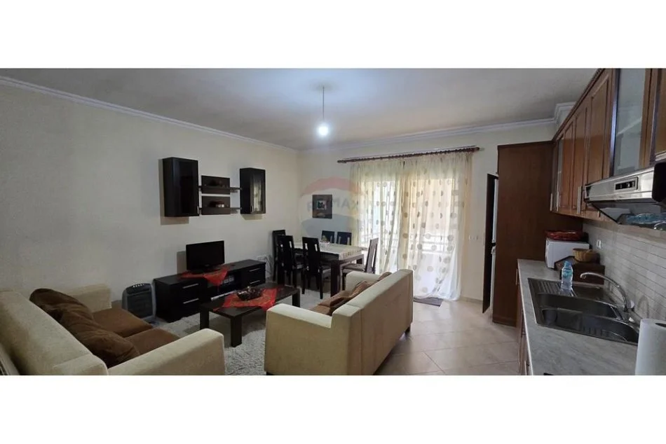 Tirane, jepet me qera apartament 2+1+Ballkon Kati 3, 100 m² 480 € (rrapo hekali)