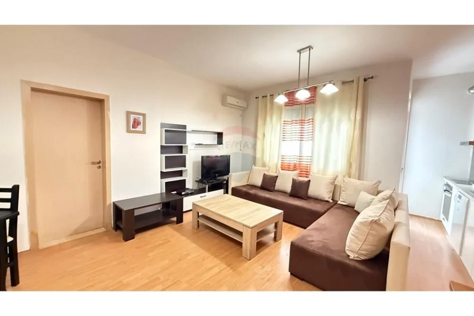Tirane, jepet me qera apartament 2+1 Kati 1, 86 m² 600 € (kopeshti zoologjik)