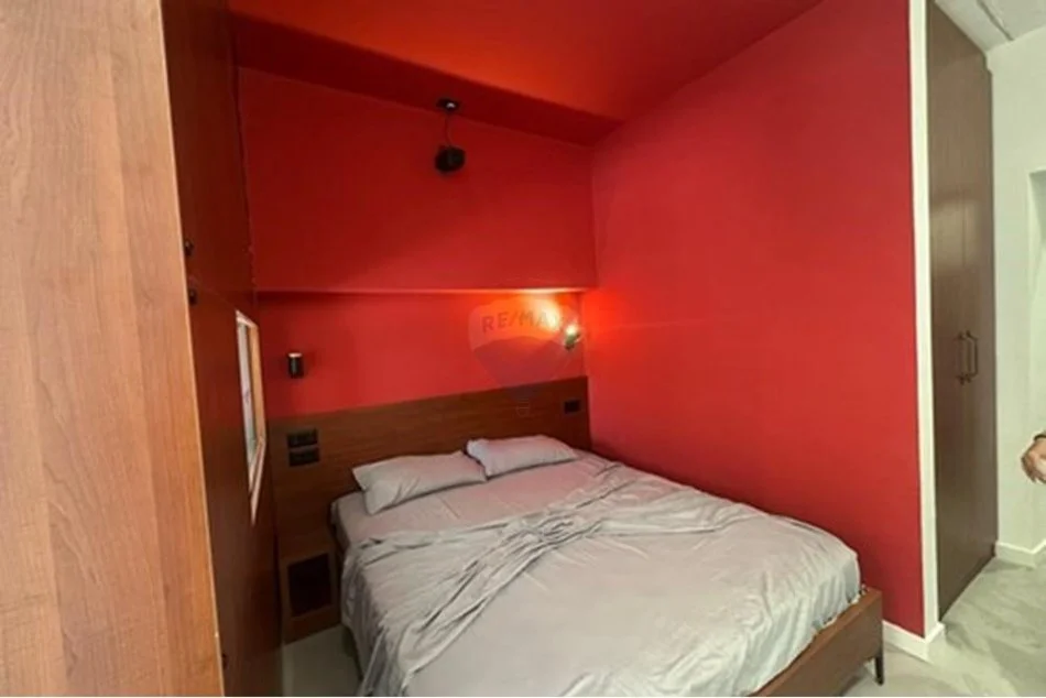 Tirane, jepet me qera garsonier 1+1 , 38 m² 500 € (shallvaret)