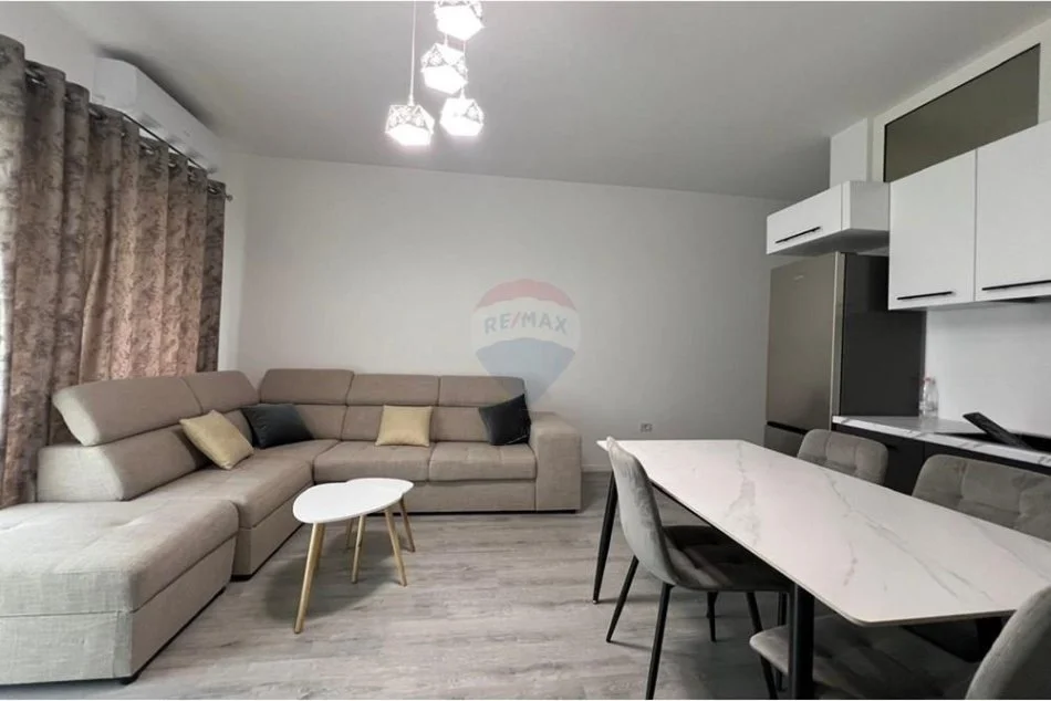 Tirane, jepet me qera apartament 2+1 , 67 m² 650 € (5 maji)