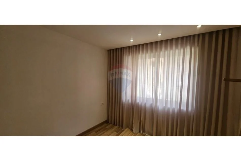Tirane, jepet me qera apartament 3+1 Kati 2, 100 m² 600 € (xhanfize keko)
