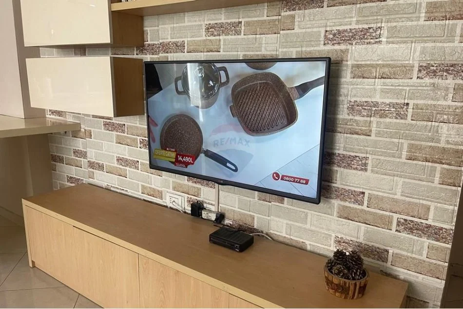 Tirane, jepet me qera apartament 1+1 , 70 m² 400 € (Rr. Sotir Caci, Fresk)